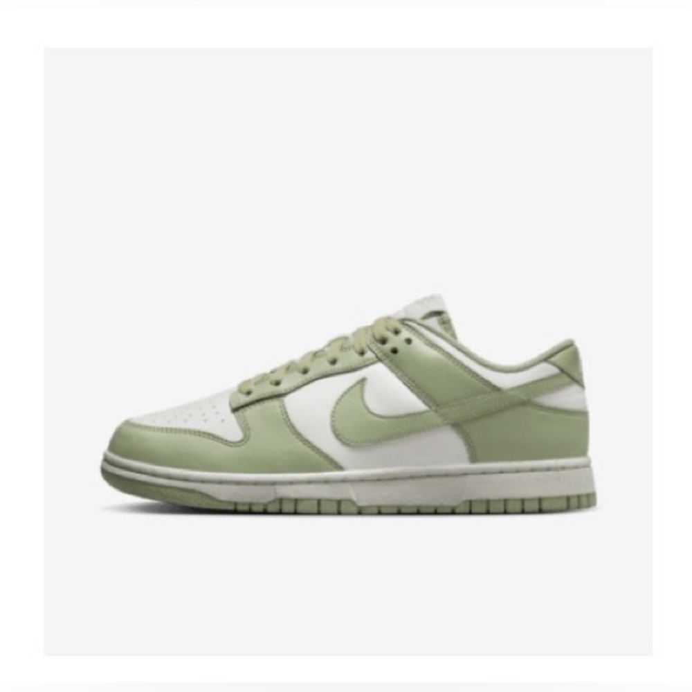 Nike Women's Athletic Shoes in Green and White